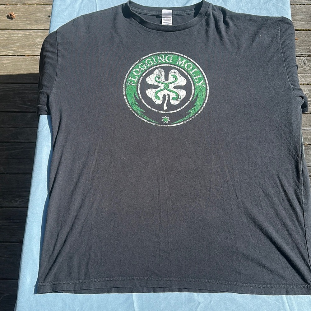 Flogging Molly Graphic tee printed on Sun Int combed cotton tee Size XL